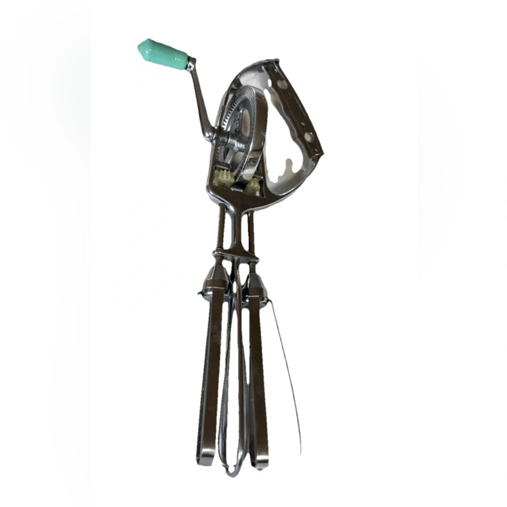 Vintage Maynard egg beater turquoise handle